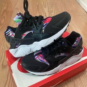 Nike Huarache Run Print 5.5y / size 7 women's